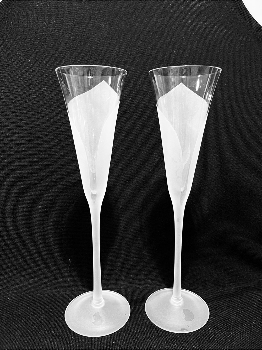 Vintage Sasaki Hana Pattern Set of 2 Frosted Lily Champagne Flutes 11-3/8”